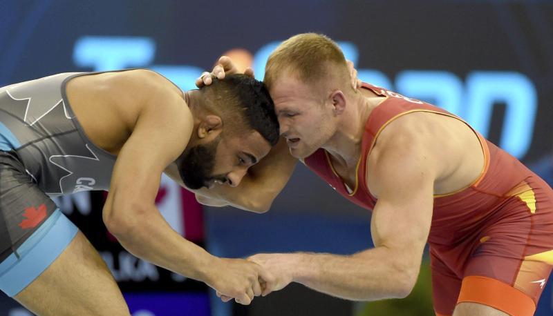 Martin Obst (r.) k&auml;mpft in der Hoffnungsrunde um Bronze.