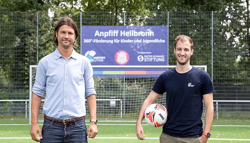 Rund 130 Erstligaspiele hat Martin Lanig (l.) bestritten, seit 1. Juni arbeitet er an der Seite von Projektkoordinator Dominik Hager beim FC Union.
Foto: Andreas Veigel