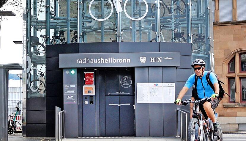 Das schmucke Heilbronner Radhaus ist bis heute noch im Probebetrieb. Wann der Normalbetrieb startet ist noch offen. Das schmucke Heilbronner Radhaus ist bis heute noch im Probebetrieb. Wann der Normalbetrieb startet ist noch offen.