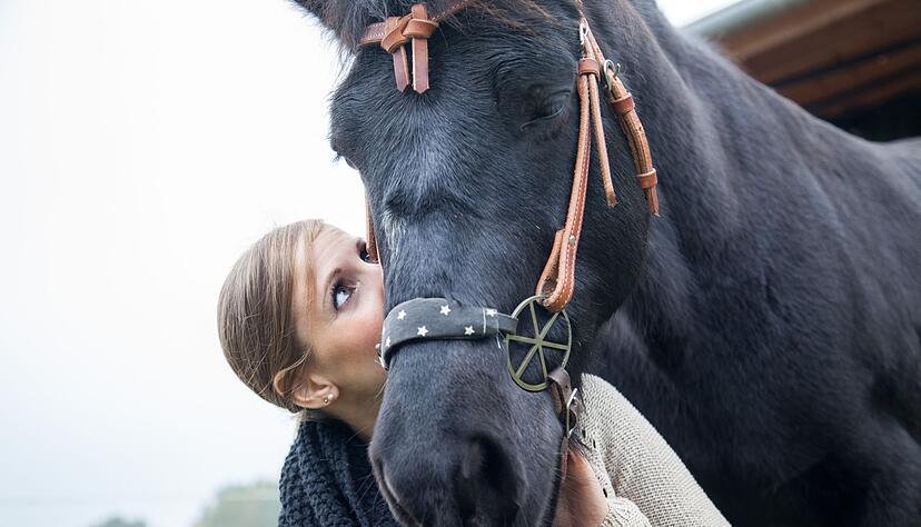 Emotionale Bindung: Eine Reitbeteiligung kann zu einem engen Verhältnis führen – der Abschied fällt dann oft schwer. Emotionale Bindung: Eine Reitbeteiligung kann zu einem engen Verhältnis führen – der Abschied fällt dann oft schwer.