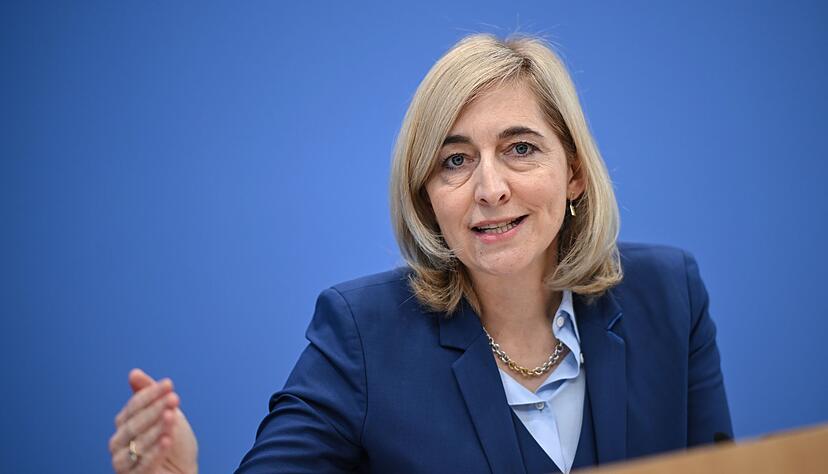 Ministerin Warken will bei Einsparungen «alle Bereiche mit ins Boot» holen. Ministerin Warken will bei Einsparungen «alle Bereiche mit ins Boot» holen.