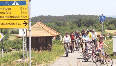 Da heißt es schwer in die Pedale treten beim Anstieg von Oberheimbach nach Maienfels. Dort gibt es zur Belohnung eine Getränkepause.Foto: Gustav Döttling Da heißt es schwer in die Pedale treten beim Anstieg von Oberheimbach nach Maienfels. Dort gibt es zur Belohnung eine Getränkepause.Foto: Gustav Döttling