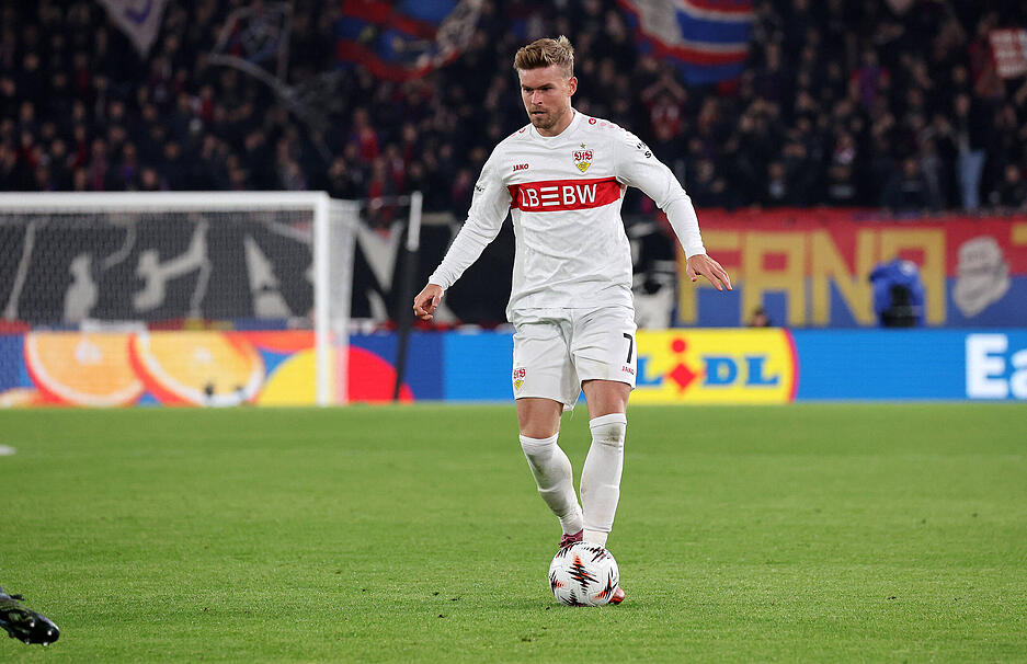 Maximilian Mittelstädt: Nicht bei der Nationalmannschaft dabei, aber beim VfB Stuttgart gleich mega-wichtig. In der zweiten Minute schon in letzter Sekunde gerettet. Defensiv gut, nach vorne mit gefährlichen Bällen in den Strafraum. Note: 3