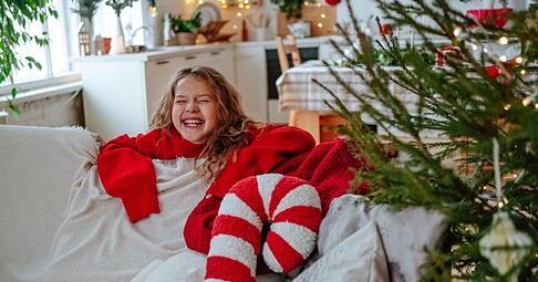 Vor lauter Vorfreude auf die Weihnachtstage sind Kinder oft ganz euphorisch. Auch wenn Eltern da Skepsis haben, sollten sie das Kind keinesfalls ernüchtern. Vor lauter Vorfreude auf die Weihnachtstage sind Kinder oft ganz euphorisch. Auch wenn Eltern da Skepsis haben, sollten sie das Kind keinesfalls ernüchtern.