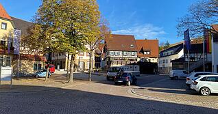 Der erste Teil der Marktplatz-Sanierung in Erlenbach ist bereits fertig. Jetzt folgen die letzten beiden Bauabschnitte.