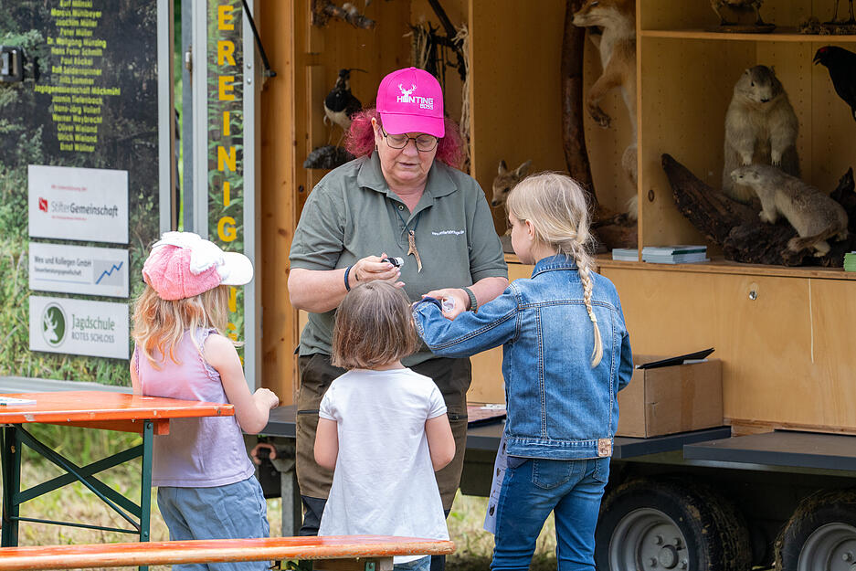 Zahlreiche Besucher feierten auf den Festen im Raum Heilbronn den Vatertag und konnten einen freien Tag mit Familie oder Freunden verbringen. Zahlreiche Besucher feierten auf den Festen im Raum Heilbronn den Vatertag und konnten einen freien Tag mit Familie oder Freunden verbringen.