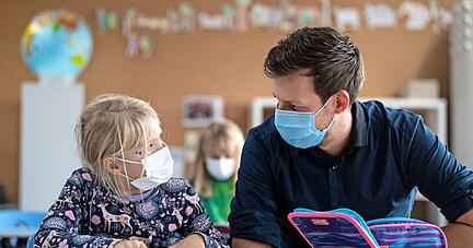 In einigen Schulen läuft das Programm "Lernen mit Rückenwind" bereits. Doch 75 Prozent der Schulen sind nicht dabei.
Foto: dpa