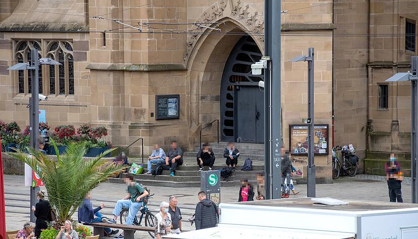 Kilianskirche und Markplatz gehören zu den bliebten Treffpunkten in der Heilbronner Innenstadt. Doch auch einige Kriminelle nutzen den Ort, um ihren Drogengeschäften nachzugehen.