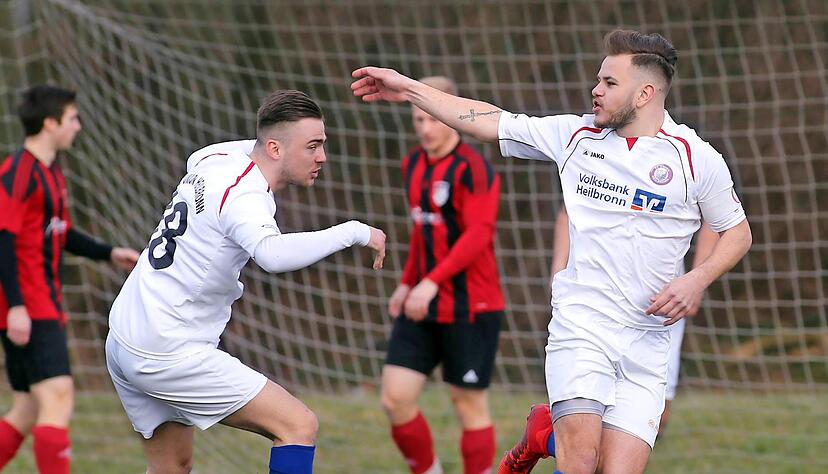 Günter Schmid (re), mit 58 Toren Unterländer Torschützenkönig der Saison 2017/18, und der FC Union Heilbronn sind Anwärter auf einen Spitzenplatz.
Foto: Veigel
