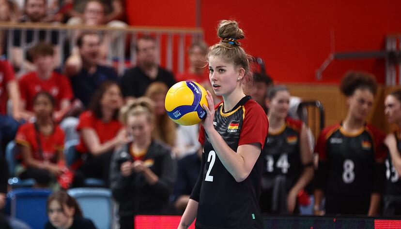 Bleibt in Stuttgart: Volleyball-Nationalspielerin Pia K&auml;stner