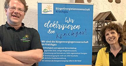 Florian Oe&szlig;, stellvertretender Vorstandsvorsitzender der B&uuml;rger-Energie-Genossenschaft Kraichgau, und Vorstandsmitglied Clarissa B&ouml;hm-Weiser.
Foto: J&ouml;rg K&uuml;hl