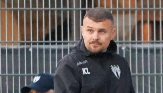 Freibergs Trainer Kushtrim Lushtaku schaut eher skeptisch drein.