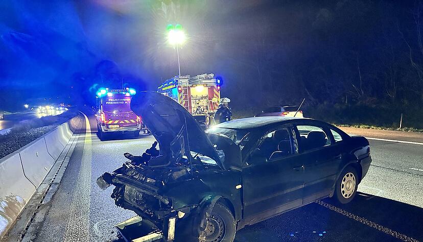 Schwerer Unfall auf A81: Mehrere Personen sind verletzt. Schwerer Unfall auf A81: Mehrere Personen sind verletzt.