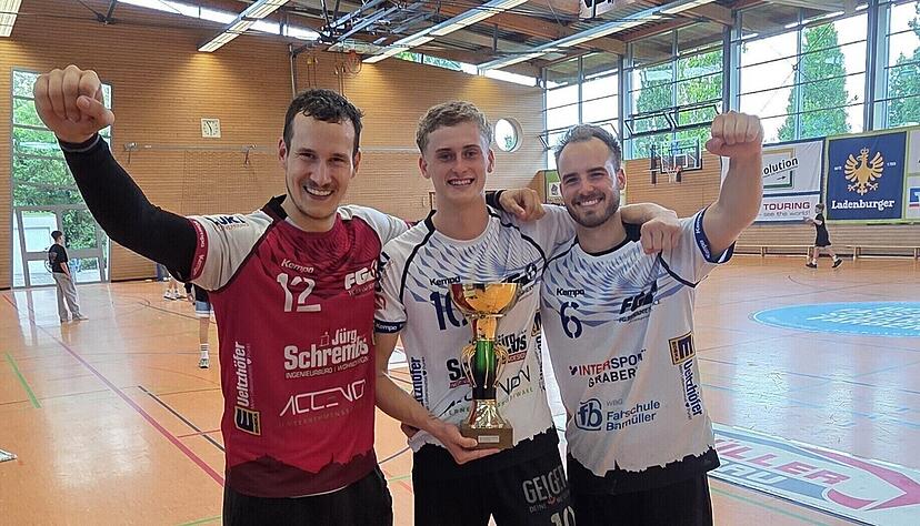 Zum dritten Mal in Folge durfte sich der TSV Weinsberg mit (von links) Stefan Koppmeier, Max Zeisler und Nils Eilers &uuml;ber den Sieg beim Stirner-Cup freuen.