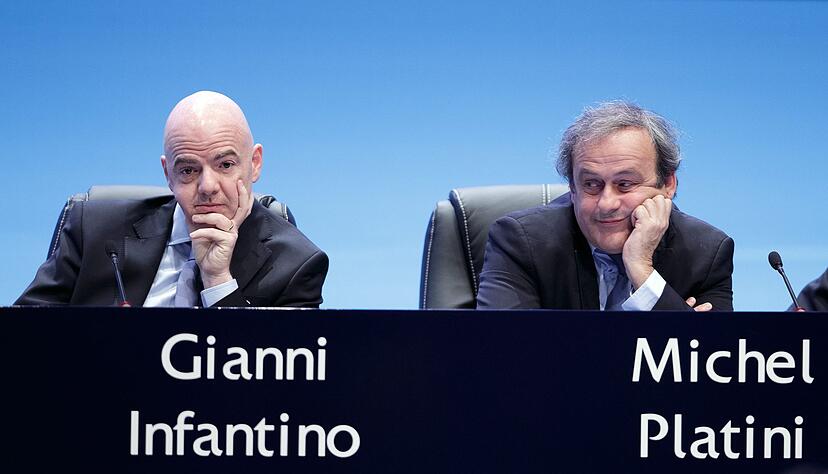Bei der UEFA arbeiteten Michel Platini (r) als Pr&auml;sident und Gianni Infantino als Generalsekret&auml;r lange zusammen. (Archivbild)