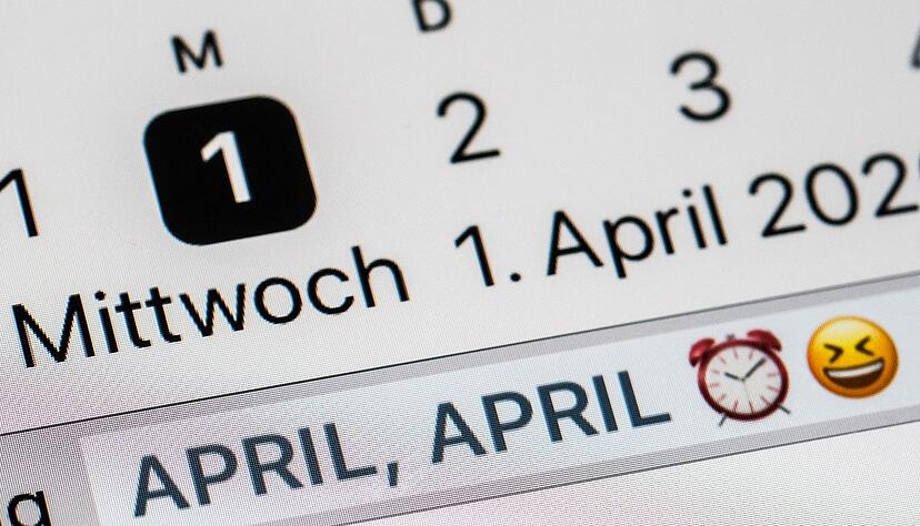 Humor mit Vorsicht: Aprilscherze im Büro dürfen weder Arbeitsabläufe stören noch Kollegen bloßstellen, sonst drohen arbeitsrechtliche Konsequenzen. Humor mit Vorsicht: Aprilscherze im Büro dürfen weder Arbeitsabläufe stören noch Kollegen bloßstellen, sonst drohen arbeitsrechtliche Konsequenzen.