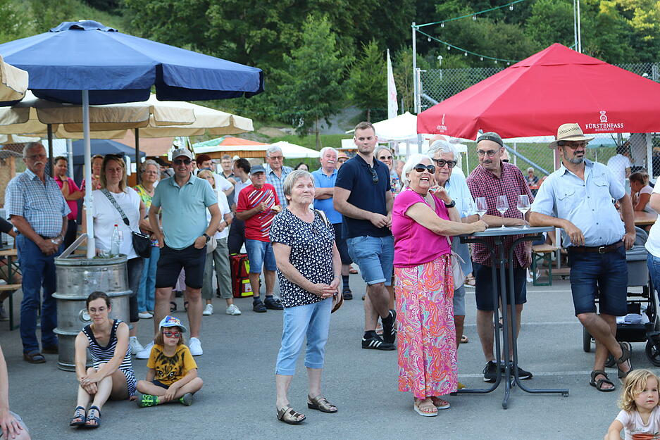 Erfolgreiche Premiere in Weißbach: Kochertaler Weinsommer begeistert Besucher