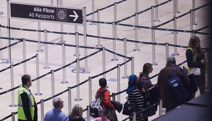 Die Lage an deutschen Flugh&auml;fen entspannt sich nach stundenlanger IT-St&ouml;rung.