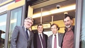Blick in die Zukunft der Stadtbahn Nord: Claus-J&uuml;rgen Renelt, Detlef Piepenburg, Bad Friedrichshalls B&uuml;rgermeister Peter Dolderer und Kreisrat Johannes M&uuml;llersch&ouml;n (von links) testen den Haltepunkt Grombach.