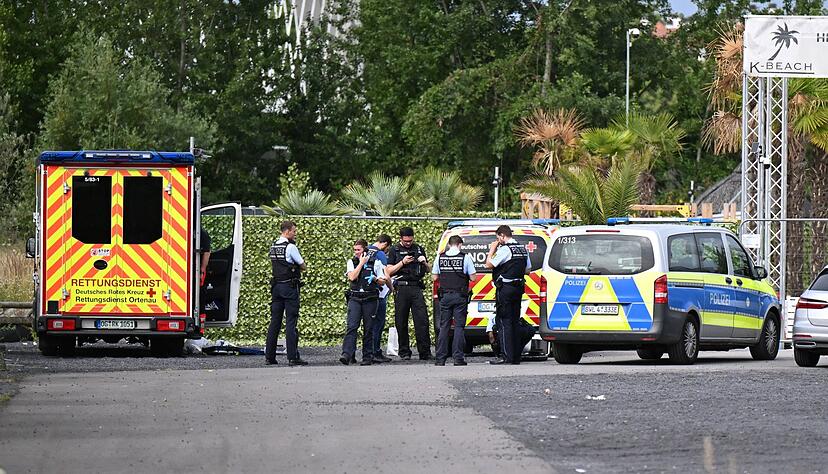 Der Mann war von einer Fußgängerbrücke gesprungen. (Archivbild) Der Mann war von einer Fußgängerbrücke gesprungen. (Archivbild)