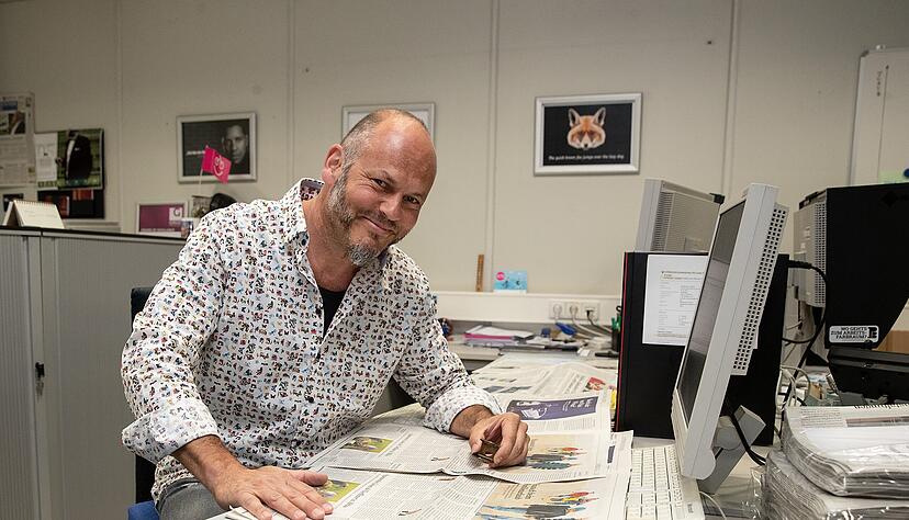 Senghaas ist auch nach 30 Jahren Berufserfahrung noch von der Zeitung fasziniert.
Foto: Andreas Veigel