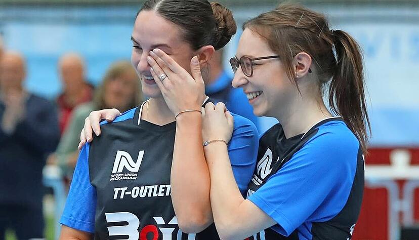 Schnell das Tr&auml;nchen zum Abschied weggewischt: Simona Horvathova (links) mit Teamkollegin Ronja M&ouml;dinger.
Fotos: Alexander Bertok