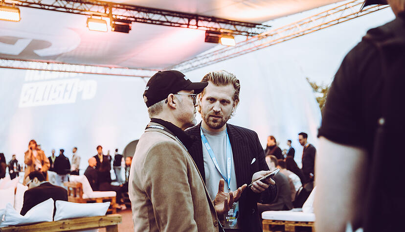 2024 war der bekannte TV-Promi (Die Höhle der Löwen) und Investor Tillman Schulz (rechts) bei der Slush'D zu Gast.