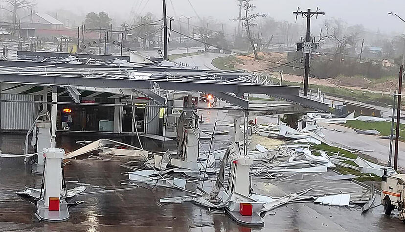 Auf Jamaika sind etliche Häuser beschädigt worden, ähnlich wie diese Tankstelle. Mehr als 530.000 Haushalte waren nach dem Hurrikan "Melissa" ohne Strom. Auf Jamaika sind etliche Häuser beschädigt worden, ähnlich wie diese Tankstelle. Mehr als 530.000 Haushalte waren nach dem Hurrikan "Melissa" ohne Strom.