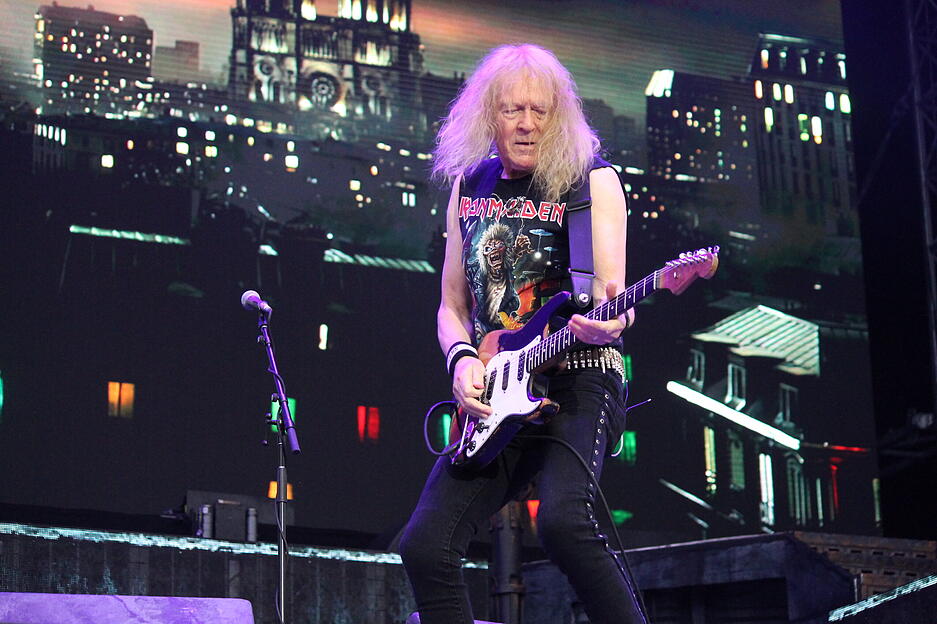 Die britische Band Iron Maiden hat auf ihrer Europa-Tour in Stuttgart Halt gemacht. W&auml;hrend dem Konzert auf dem Cannstatter Wasen spielen sie 17 Songs.