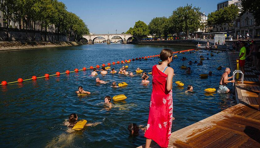 Wieder in der Seine schwimmen zu können, war ein lange gehegter Wunsch der Menschen in Paris (Archivbild). Wieder in der Seine schwimmen zu können, war ein lange gehegter Wunsch der Menschen in Paris (Archivbild).