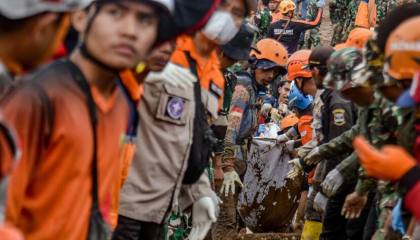 Immer wieder kommt es w&auml;hrend der Regenzeit in Indonesien zu Erdrutschen.