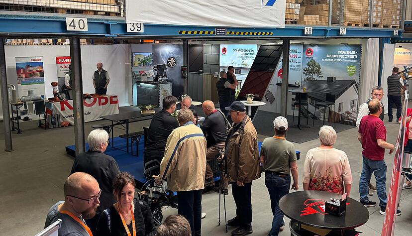 Zur Hausmesse von Schrade kamen mehr als 2500 Besucher aus dem regionalen Handwerk.