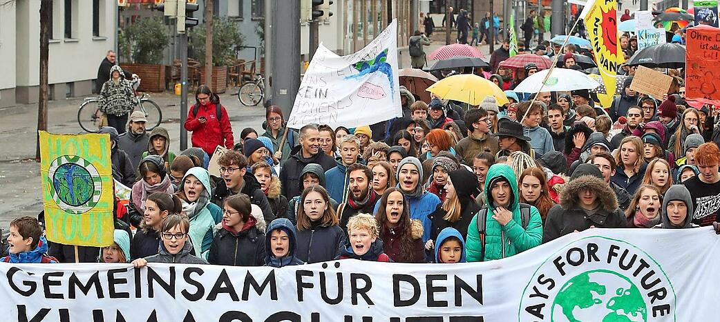 Einig sind sich Unterstützer und Kritiker der Bewegung Fridays for Future: In den nächsten Jahren wird sich unser Leben grundlegend verändern. Foto: Andreas Veigel Einig sind sich Unterstützer und Kritiker der Bewegung Fridays for Future: In den nächsten Jahren wird sich unser Leben grundlegend verändern. Foto: Andreas Veigel