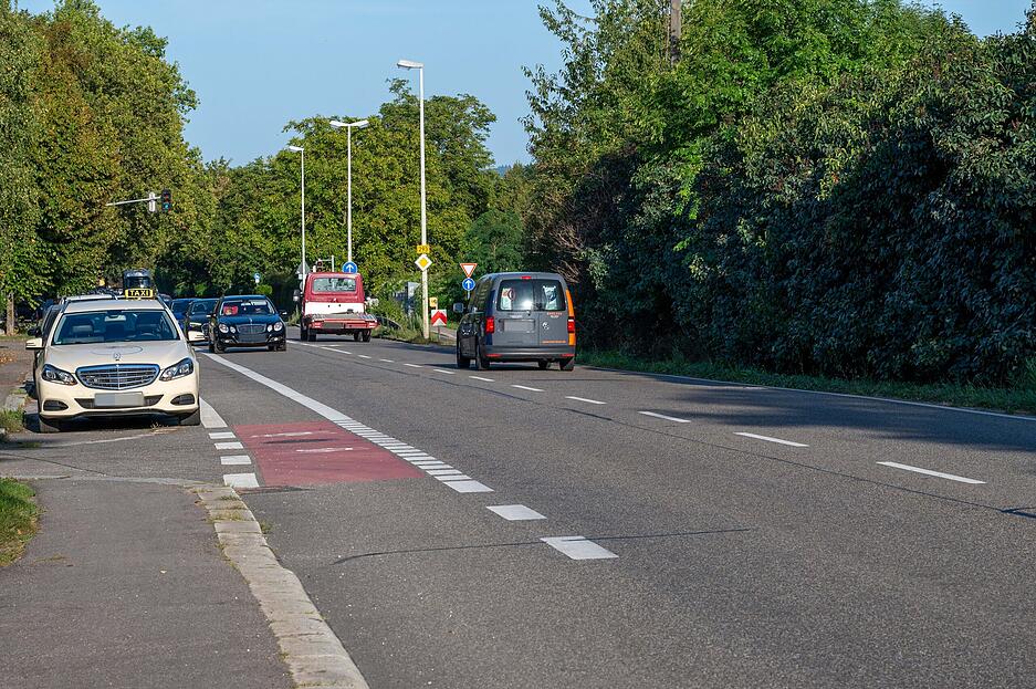 Der Radweg endet im Nirvana an der Ortsausfahrt Böckingen entlang der B293.