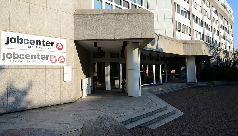 Jobcenter betreuen erwerbsf&auml;hige arbeitslose Menschen. Ziel ist die Integration in Arbeit. Das wird immer schwieriger, vor allem f&uuml;r Langzeitarbeitslose, auch in Heilbronn.