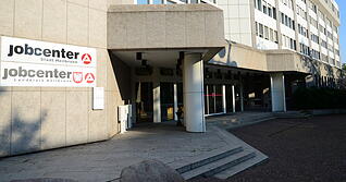 Jobcenter betreuen erwerbsf&auml;hige arbeitslose Menschen. Ziel ist die Integration in Arbeit. Das wird immer schwieriger, vor allem f&uuml;r Langzeitarbeitslose, auch in Heilbronn.