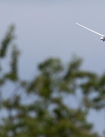 Der Pilot war mit dem Segelflugzeug zu einem einst&uuml;ndigen Rundflug aufgebrochen. (Symbolbild)