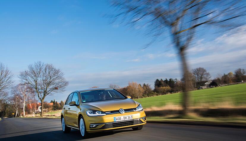 Moderne Zeiten: Das Design von Nummer VII wird wieder klarer und der Kompakte als e-Golf und Plug-in-Hybrid GTE elektrisch.