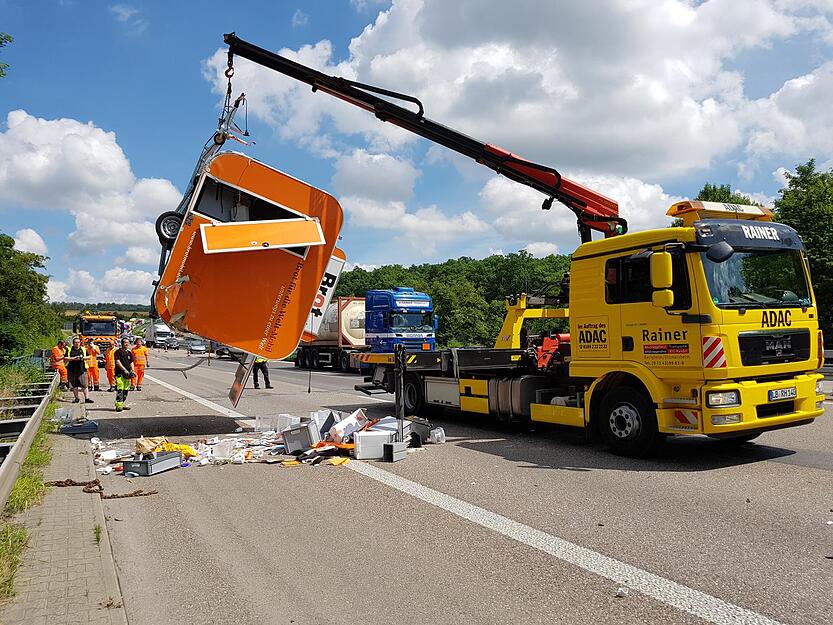 Unfall auf der A81 beim Parkplatz K&auml;lbling | 20.06.