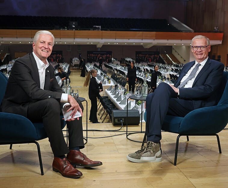 In der Heilbronner Harmonie hat sich Günther Jauch den Fragen von Stimme-Chefredakteur Uwe Ralf Heer beim Talkformat "Ohne Ausrede" gestellt.