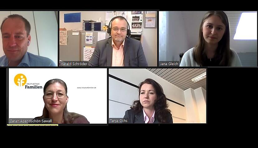 Diskutieren über die Situation an Schulen (von links oben im Uhrzeigersinn): Simon Gajer, Harald Schröder, Jana Gleich, Tanja Ochs, Zarah Abendschön-Sawall. Screenshot: Stimme