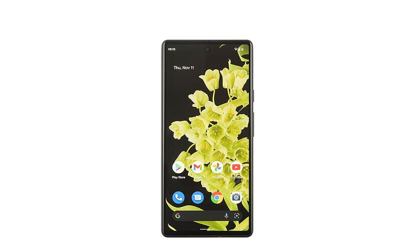 Kaum schlechter als die absolute Spitze, aber mit 585 Euro viel günstiger: Das Google Pixel 6.