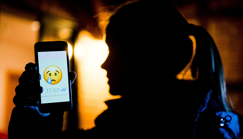 Wenn pornografisches Material, das womöglich selbst aufgenommen wurde, aus vermeintlich vertrauten Bereichen in die Öffentlichkeit gelangt, sind die Folgen für Betroffene weitreichend. Foto: dpa