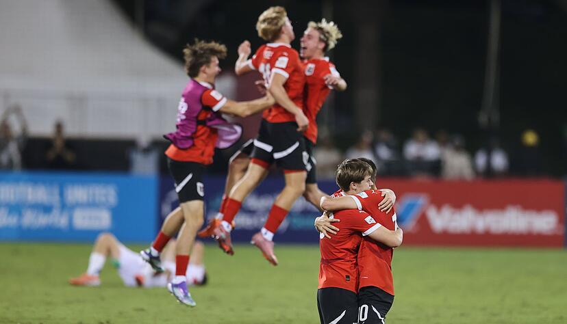 Nach dem historischen Erfolg gibt es kein Halten mehr. Nach dem historischen Erfolg gibt es kein Halten mehr.