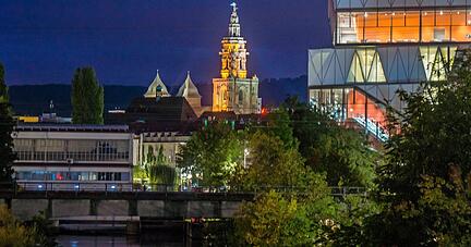Wird die Beleuchtung der Kilianskirche nachts ausgeschaltet? Die Stadt will noch klären, was die neue Energieverordnung im konkreten Fall bedeutet. Auch Händler und Gastronomen sind oft ratlos.
Foto: Horner/stock.adobe.com Wird die Beleuchtung der Kilianskirche nachts ausgeschaltet? Die Stadt will noch klären, was die neue Energieverordnung im konkreten Fall bedeutet. Auch Händler und Gastronomen sind oft ratlos.
Foto: Horner/stock.adobe.com