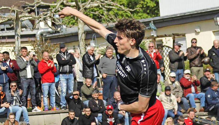 Alexander Overcenko sorgte mit seinem Treffer gegen Neckarrems für den Öhringer Einzug in die dritte Runde des WFV-Pokals.Foto: Archiv/Schmerbeck Alexander Overcenko sorgte mit seinem Treffer gegen Neckarrems für den Öhringer Einzug in die dritte Runde des WFV-Pokals.Foto: Archiv/Schmerbeck