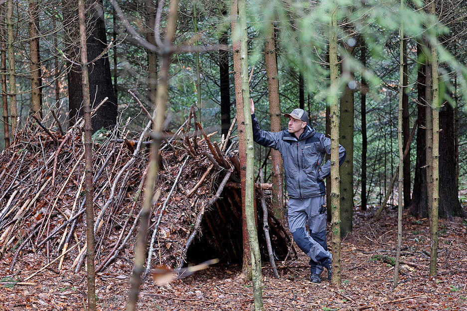 Survival-Trainer Dominik Knausenberger aus Mainhardt kommt locker eine Woche allein in der Wildnis zurecht.