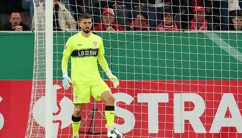 Fabian Bredlow: Er ist da, wenn er gebraucht wird. Das gilt nicht nur für die Einsätze, sondern auch für das Spiel des VfB beim FSV Mainz 05. Bredlow hatte lange Zeit kaum Chancen, sich auszuzeichnen, hielt aber die Null fest. Note: 3 Fabian Bredlow: Er ist da, wenn er gebraucht wird. Das gilt nicht nur für die Einsätze, sondern auch für das Spiel des VfB beim FSV Mainz 05. Bredlow hatte lange Zeit kaum Chancen, sich auszuzeichnen, hielt aber die Null fest. Note: 3