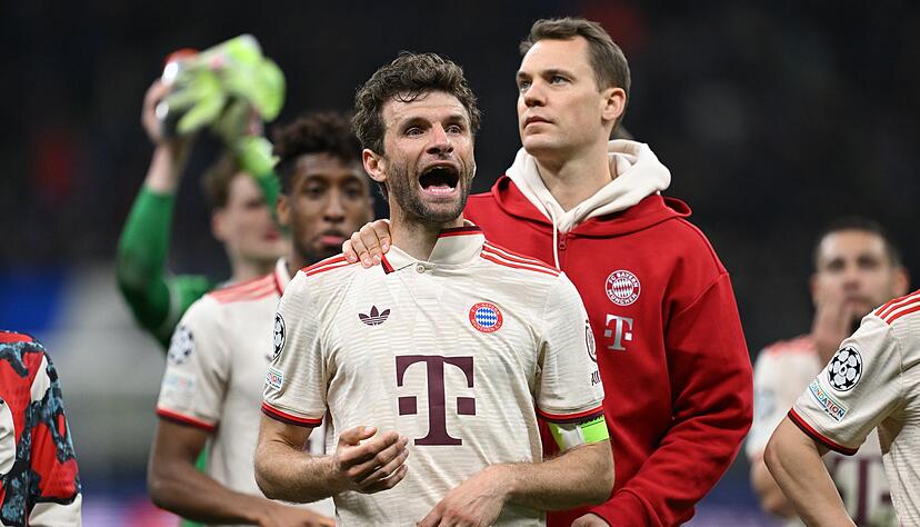 13 Meisterschaften holte Thomas M&uuml;ller (l) - Manuel Neuer wird mit ihm gleichziehen. (Archivbild)