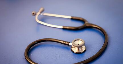 Aus Protest gegen die Gesundheitspolitik will der Virchowbund der niedergelassenen Ärztinnen und Ärzte zwischen dem 27. und 29. Dezember Tausende Praxen geschlossen lassen.